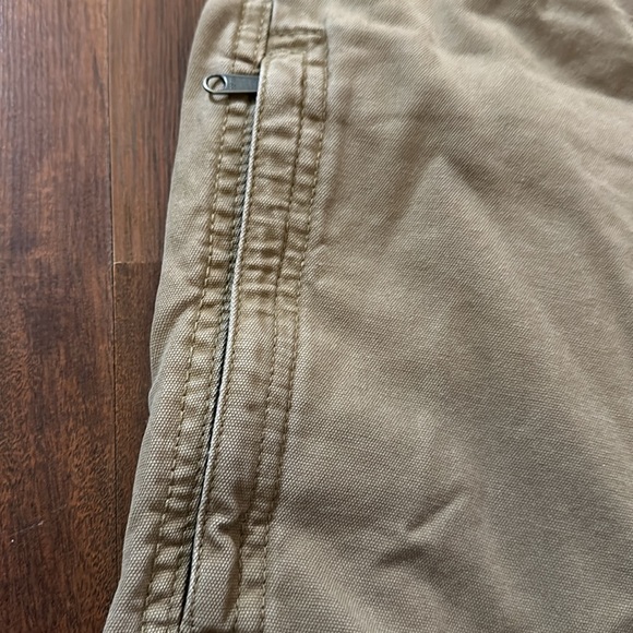 Columbia Omnishield Advanced Repellency Men’s Cargo Khaki Shorts size 42 - Picture 4 of 11